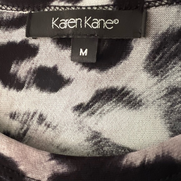 Karen Kane Leopard Print Top - Picture 2 of 3